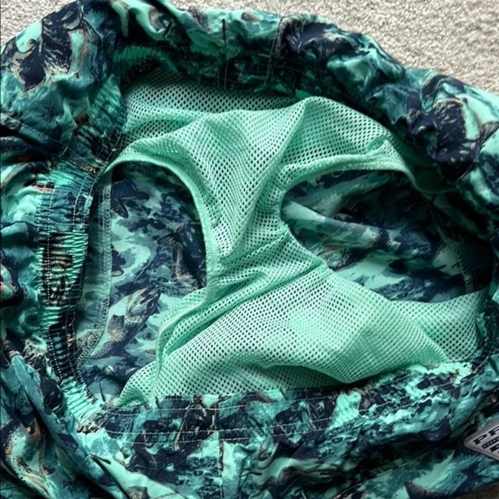 Columbia PFG Swim Trunks Large Green Fish Print Performance Fishing Gear 6in L‎